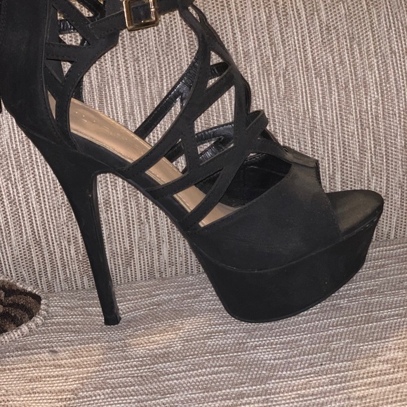 Black platform shoe - Picture 2 of 5